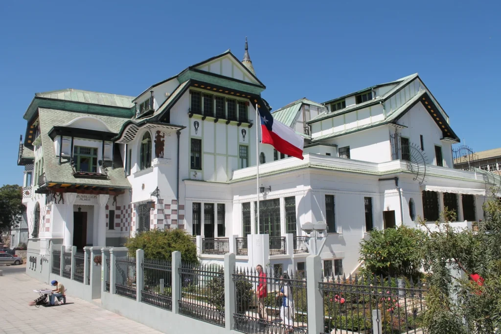 Descripción gráfica del museo Bubarizza en Valparaíso, Región de Valparaíso, Chile.